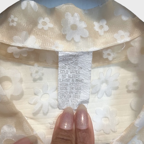 Pastel yellow vintage floral point collar abalone shell button down blouse - Picture 8 of 8